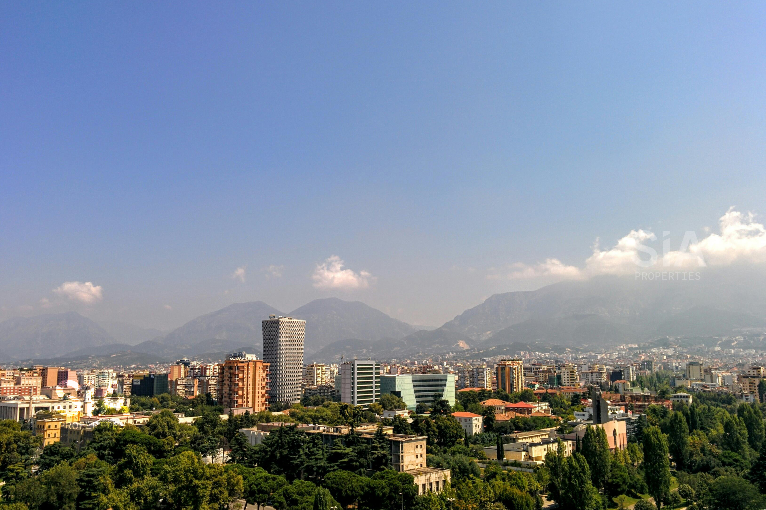 Shit-Blerje Banimi dhe Komerciale